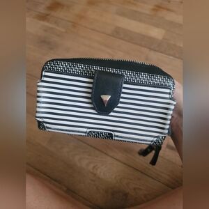 Stella & Dot‎ Madison Tech Wallet